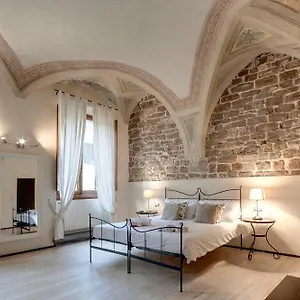 Calzaiuoli By Mamo , Florence Italie