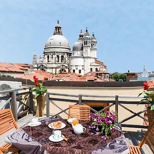 accademia-charm-apartments.hotelinveneto.com/